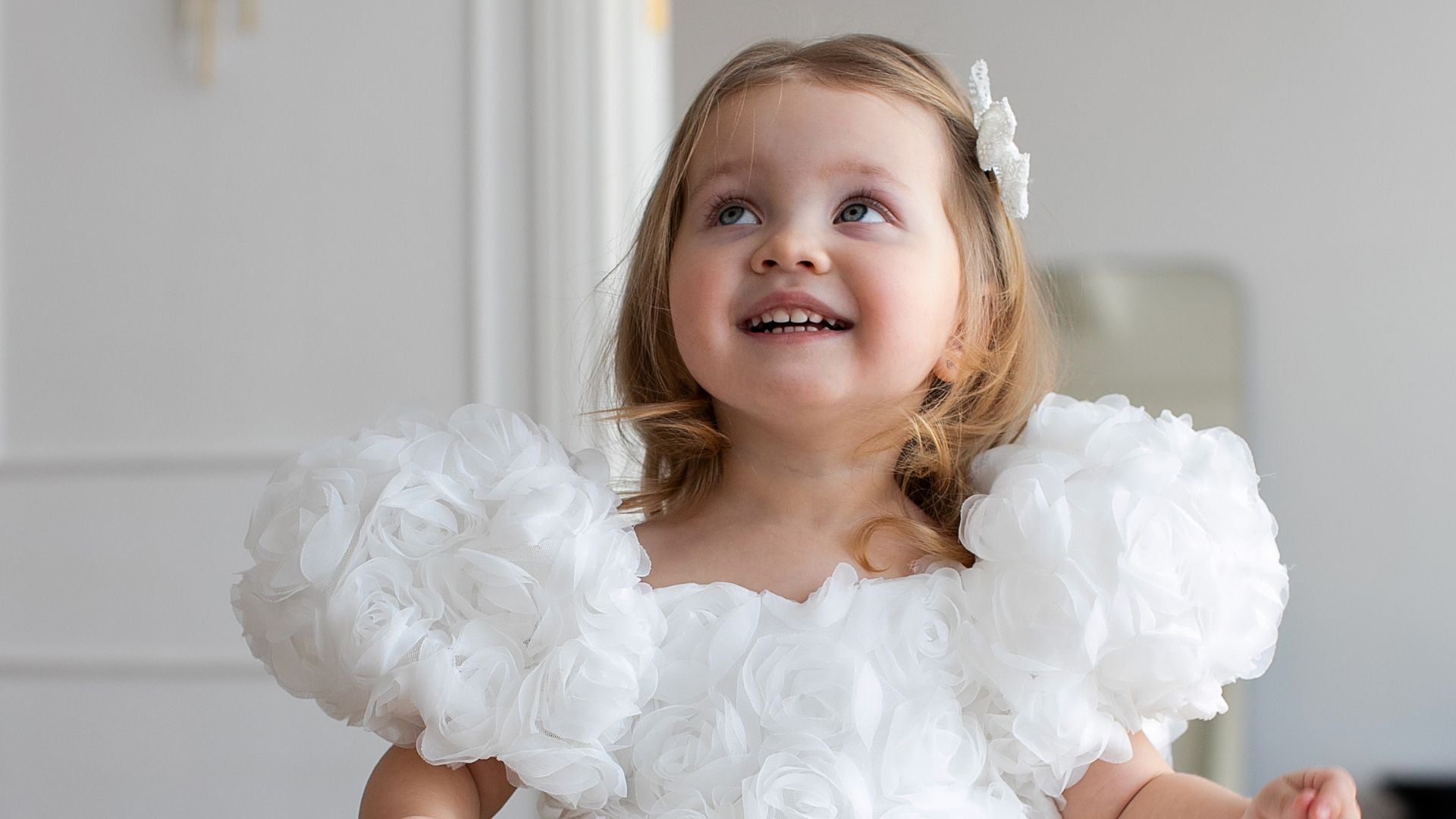 Robe de cérémonie petite fleurs idéale pour mariage ou baptême