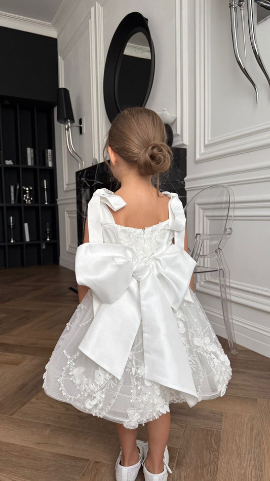 Robe de Cérémonie Blanche Brodée – Grand Nœud Satin |Celia