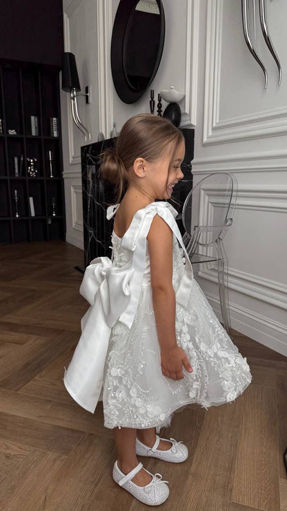 Robe de Cérémonie Blanche Brodée – Grand Nœud Satin |Celia