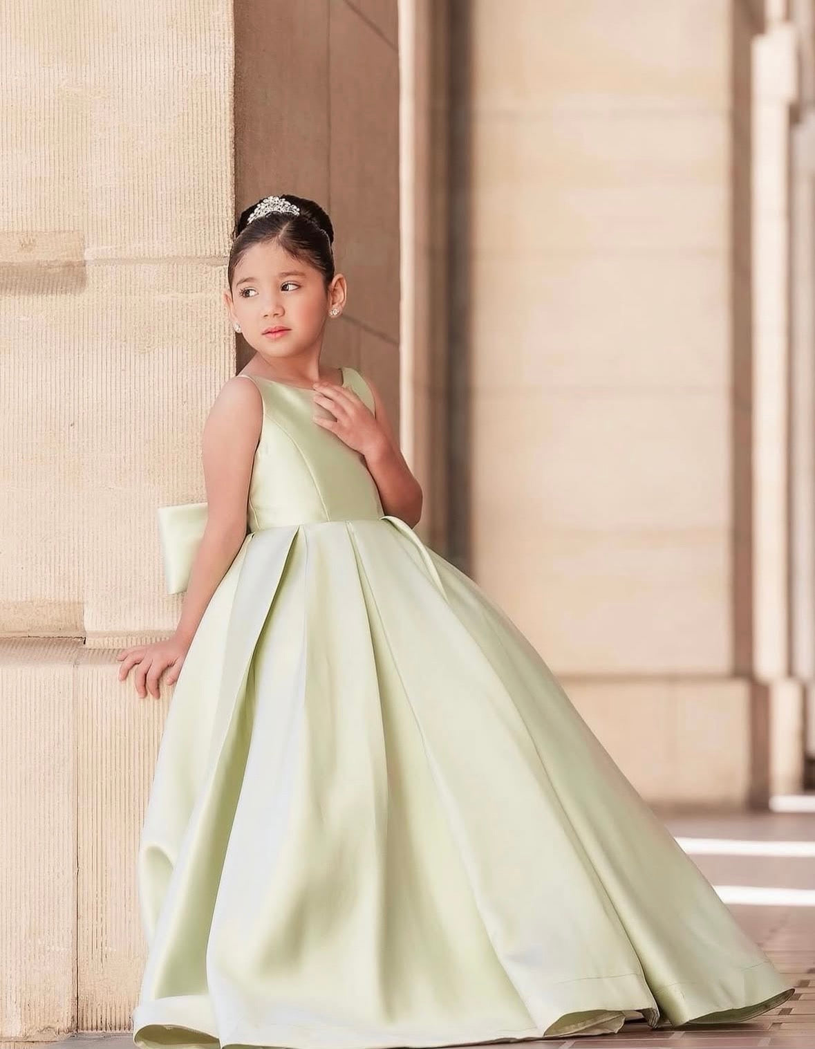 Flowergirl dress green sauge 