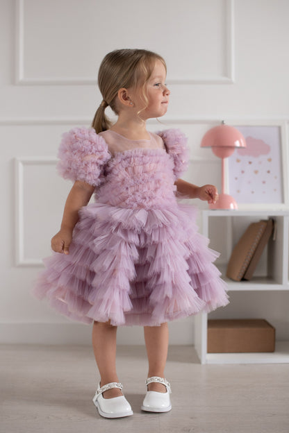 Robe fille élégante en tulle bois de rose avec superposition de volants et manches pompon