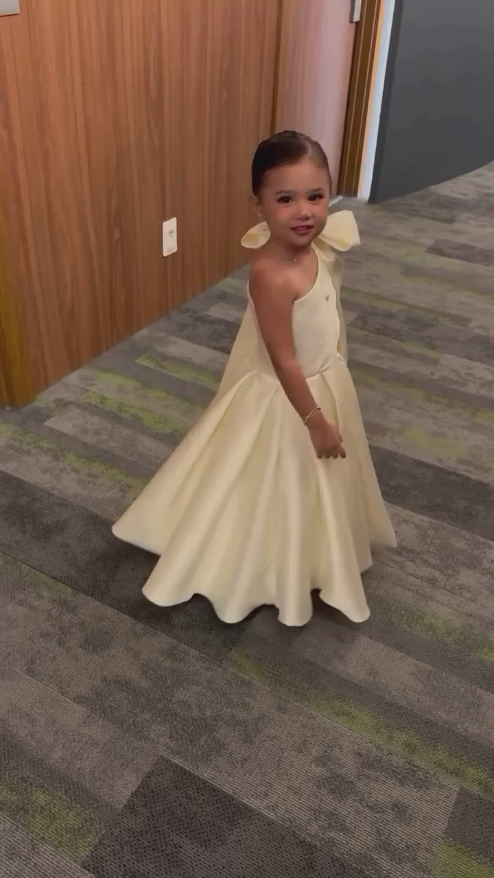 Robe cérémonie fille une épaule jaune beurre mikado